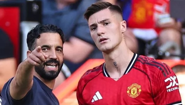 Amorim bảo vệ Sesko, trấn an người hâm mộ Man United