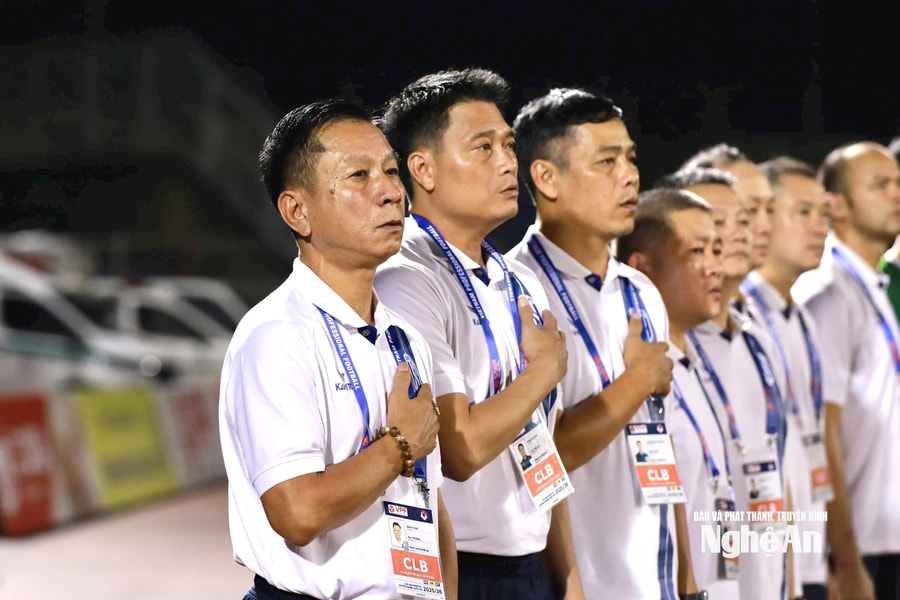 HLV Văn Sỹ Sơn: "Niềm vui lớn nhất của tôi không chỉ nằm ở chiến thắng mà là tinh thần thi đấu của các học trò"