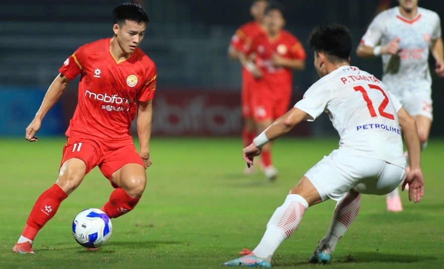 PVF-CAND hòa 2-2 Thể Công Viettel, trễ giờ vì G-Dragon