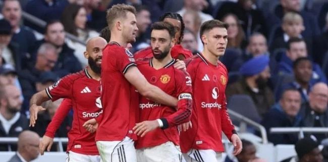 Man United hòa Tottenham 2-2: Mbeumo tỏa sáng, Ugarte gây thất vọng