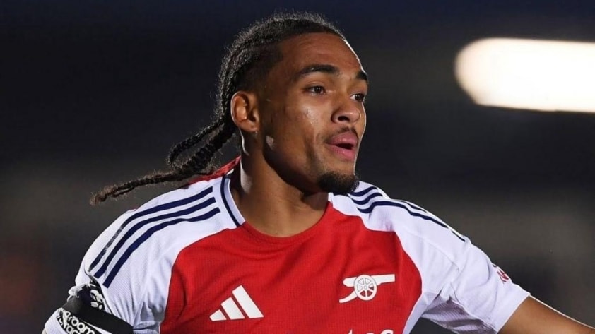 Cựu tài năng Arsenal Joshua Robinson gợi mở gốc Malaysia