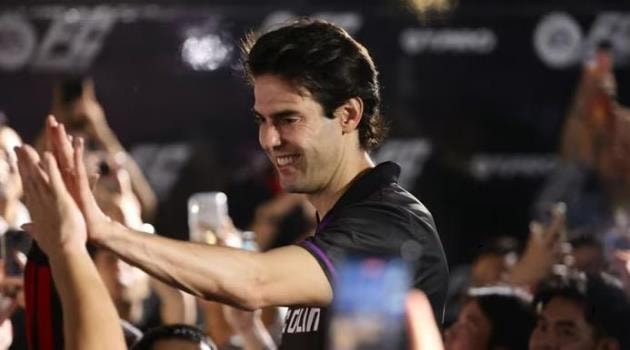 Điểm tin 9/11: Kaka giao lưu, Thể Công Viettel hòa 2-2