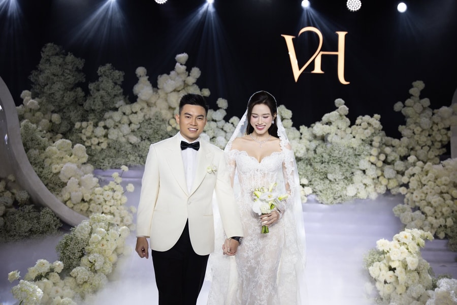 Hôn lễ cổ tích của Hoa hậu Đỗ Thị Hà và thiếu gia Viết Vương
