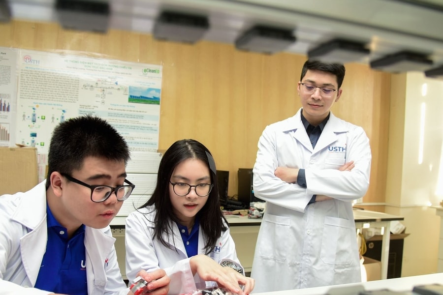 Bộ Chính trị phê duyệt cơ chế đặc biệt với cán bộ tài năng, chuyên gia giỏi