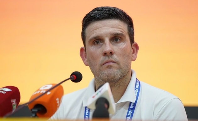 Ninh Bình thắng 4-3, HLV Gerard Albadalejo bức xúc trọng tài