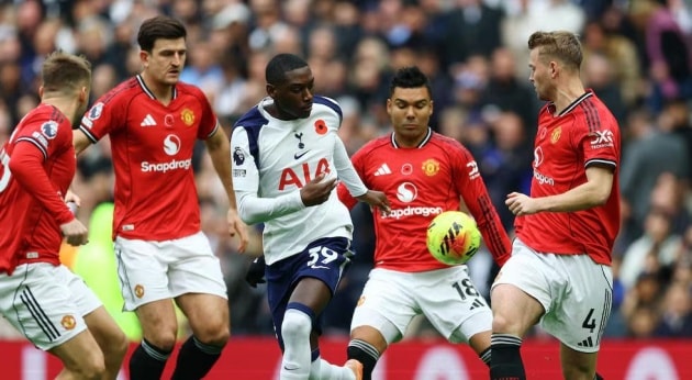 Man United 2-2 Tottenham: Hàng thủ báo động đỏ, 6 bàn/3 trận