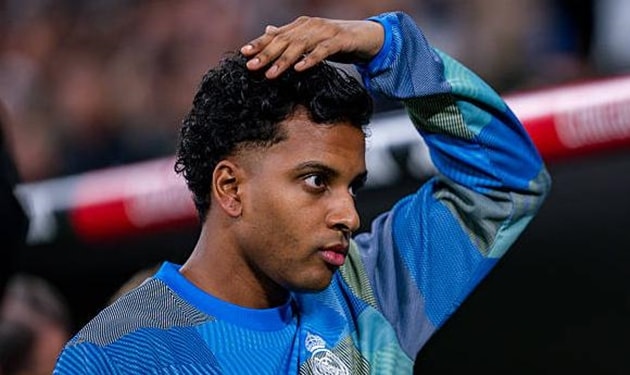 MU nhắm 2 tiền vệ; Tottenham chi 70 triệu cho Rodrygo