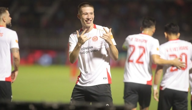 Williams Lee ghi bàn đầu tiên, chọn V-League vì Harry Kane