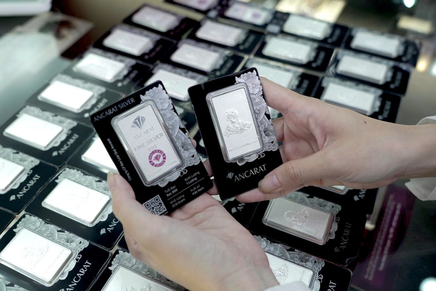 Giá bạc hôm nay 15/11/2025: Giá bạc trong nước và thế giới giảm nhẹ vì Fed siết kỳ vọng giảm lãi suất