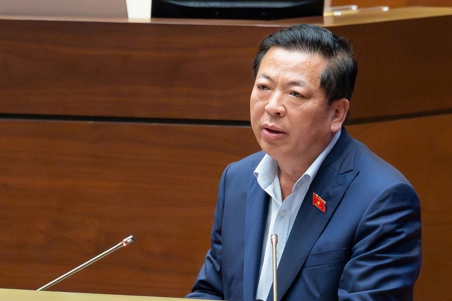 Bộ trưởng Xây dựng nói về điều vô lý khi xin giấy phép xây dựng