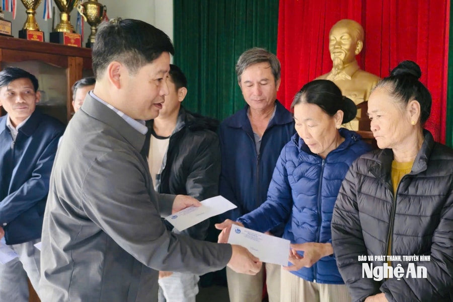 Hội Nhà báo Nghệ An tổ chức hành trình về nguồn, tri ân tại đất lửa Quảng Trị