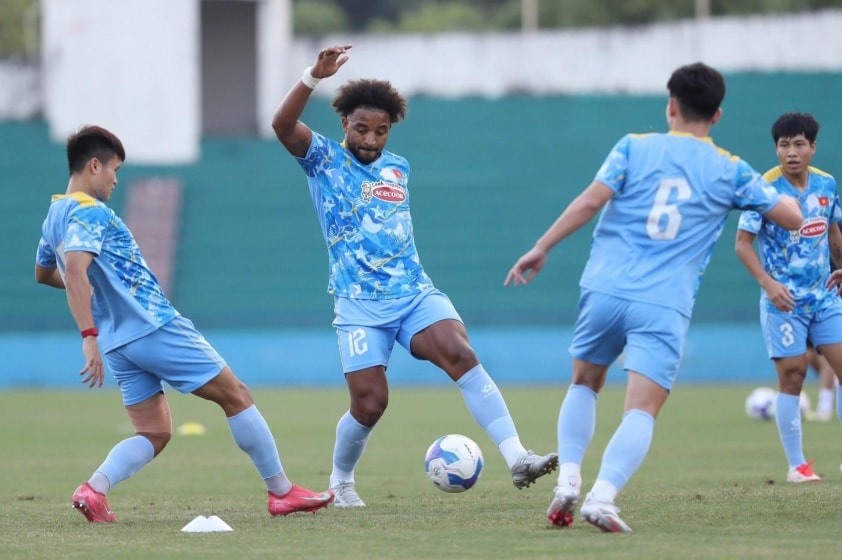 Duy Mạnh gửi thông điệp cho Xuân Son trước trận gặp Lào