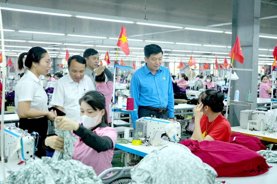 Công đoàn Nghệ An đột phá bằng phong trào thi đua yêu nước