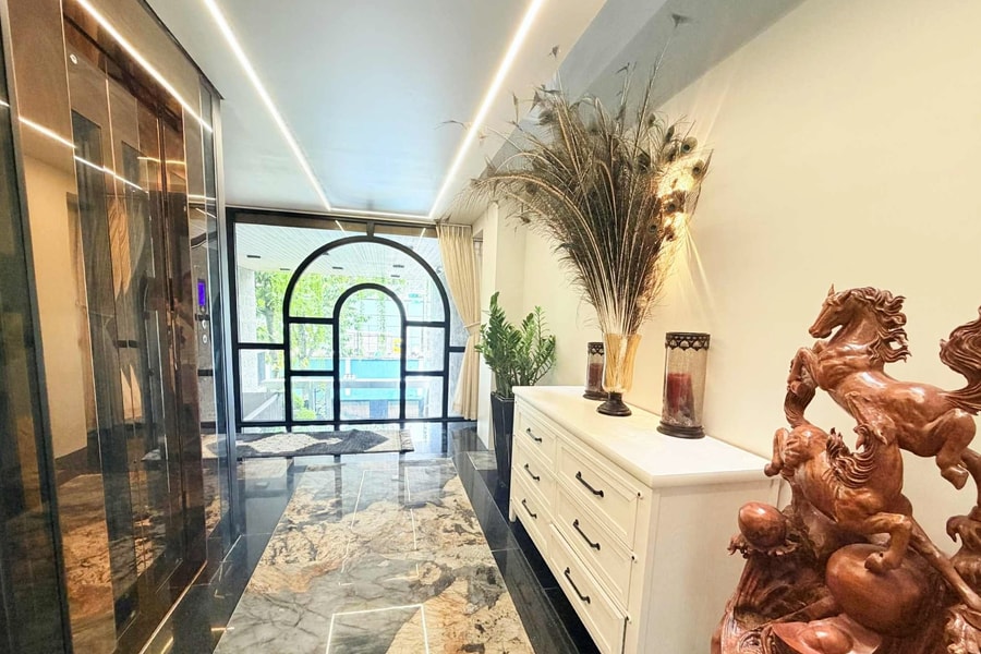 Bên trong nhà phố 5 tầng của ca sĩ Quách Thành Danh tại TP Thủ Đức