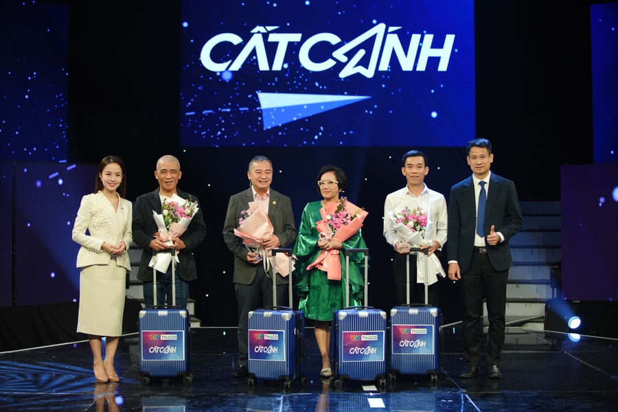 Cất cánh tháng 11: Ba câu chuyện truyền cảm hứng lay động