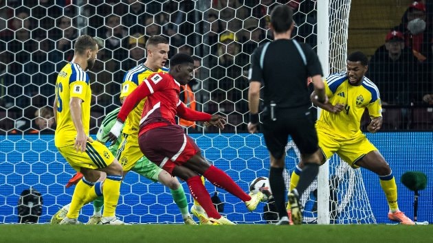 Thụy Sĩ thắng 4-1 Thụy Điển, tiến gần vé World Cup 2026