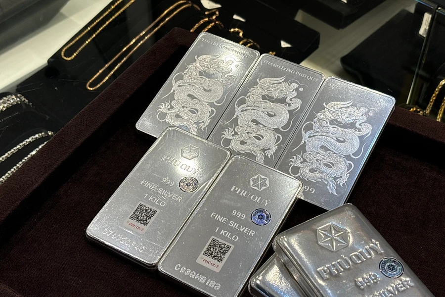 Giá bạc hôm nay 18/11/2025: Bạc Phú Quý giảm nhẹ trở lại