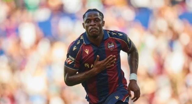 Arsenal kích hoạt mua Etta Eyong, Chelsea săn Alvarez