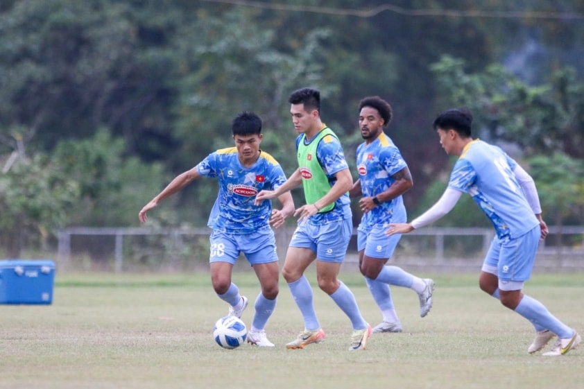 Việt Nam vs Lào 19h00: Quyết định về Xuân Son