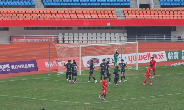 U22 Việt Nam thua 0-1 U22 Hàn Quốc, Văn Trường chấn thương