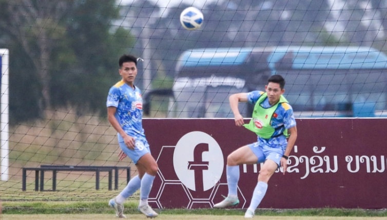 Hai Long sẵn sàng tái đấu Lào, tuyển Việt Nam nhắm 3 điểm