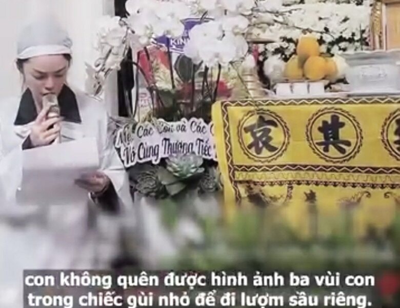 Dương Cẩm Lynh suy sụp trong tang lễ của cha ruột tại Đồng Nai