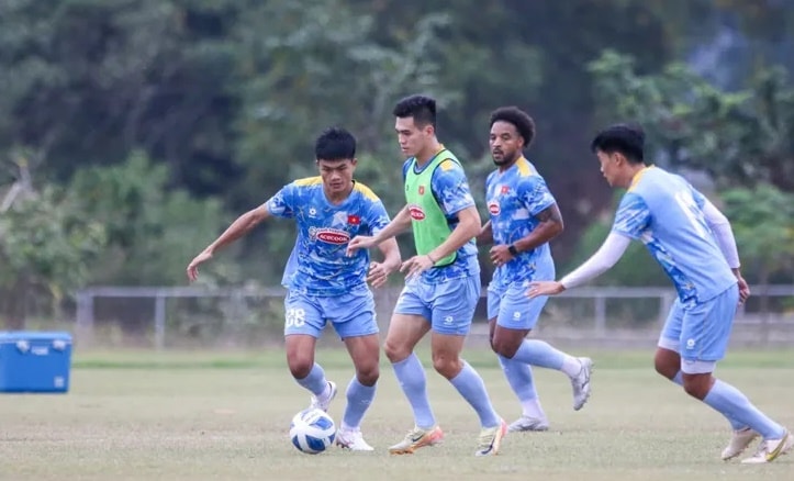 Việt Nam sẵn sàng đấu Lào, HLV Kim Sang Sik chốt miếng cuối