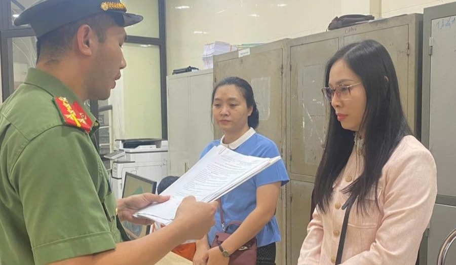 Bắt đường dây tổ chức cho người khác trốn ra nước ngoài, khởi tố 9 bị can