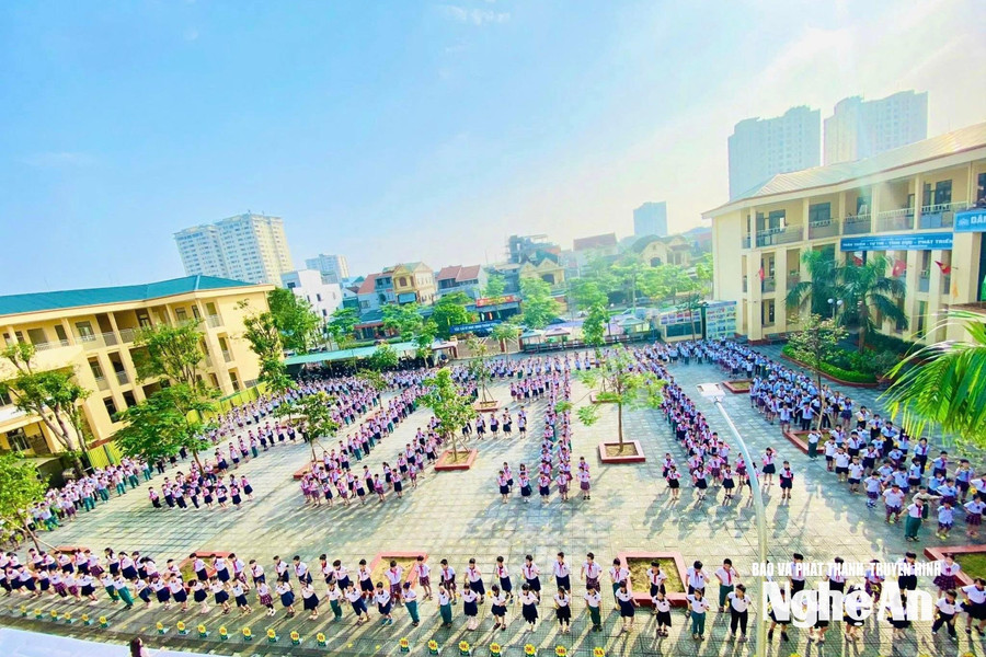 Trường mới nhưng tên có cần... mới?