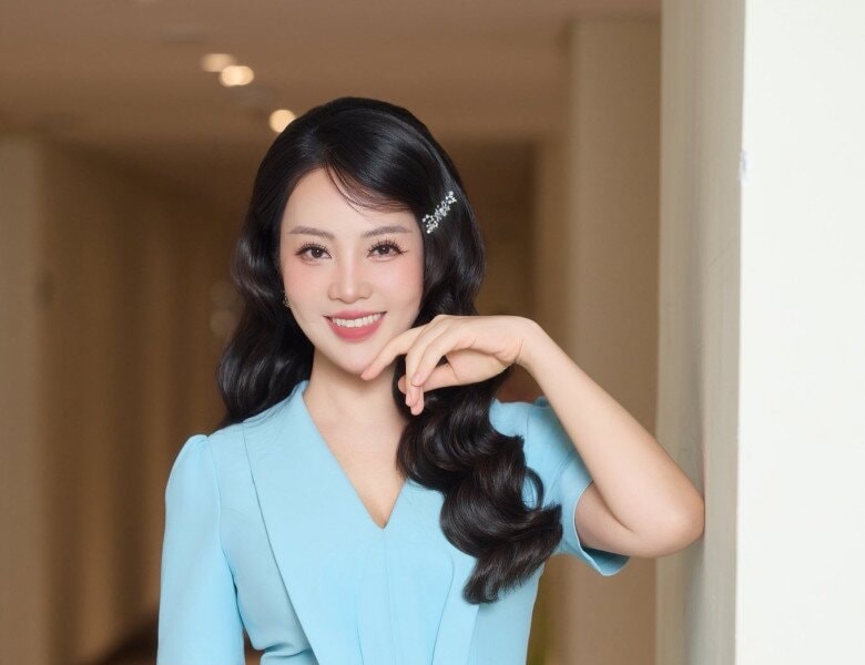 Á hậu Thụy Vân, BTV Hương Liên tái xuất rạng rỡ trên VTV