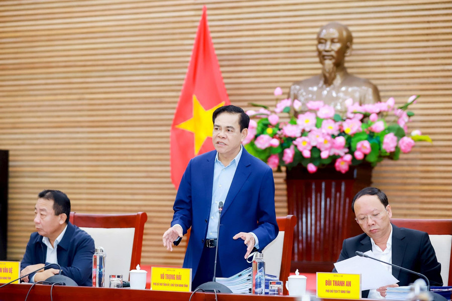 Chủ tịch UBND tỉnh Nghệ An Võ Trọng Hải chủ trì phiên họp chuyên đề của UBND tỉnh