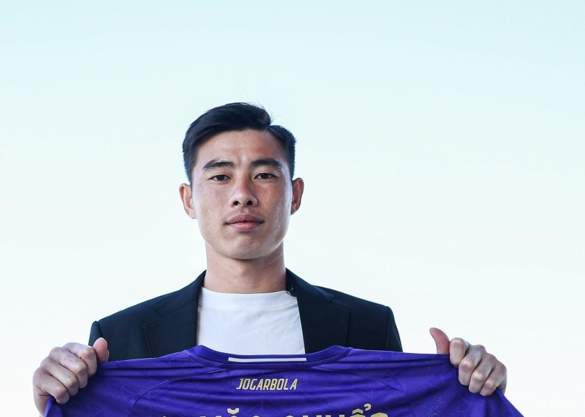 Quan Văn Chuẩn gia hạn 5 năm với Hà Nội FC đến 2030