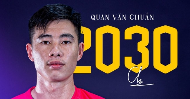 Hà Nội FC gia hạn thủ môn Quan Văn Chuẩn đến 2030