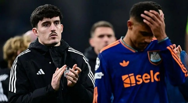 Newcastle thua ngược Marseille 1-2 sau 10 phút sụp đổ