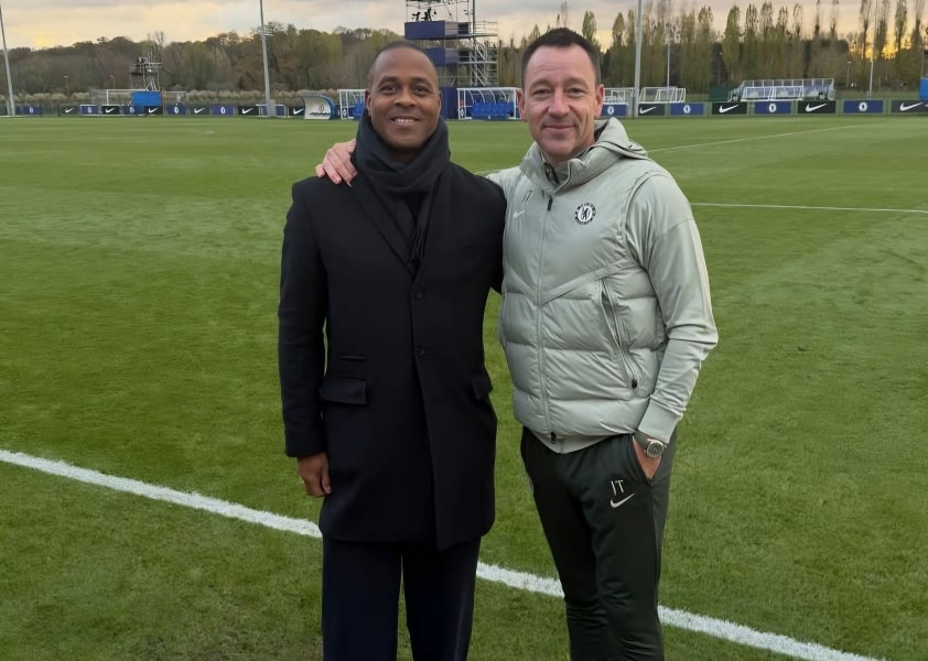 Rời Indonesia, Patrick Kluivert xem U19 Chelsea - Barcelona