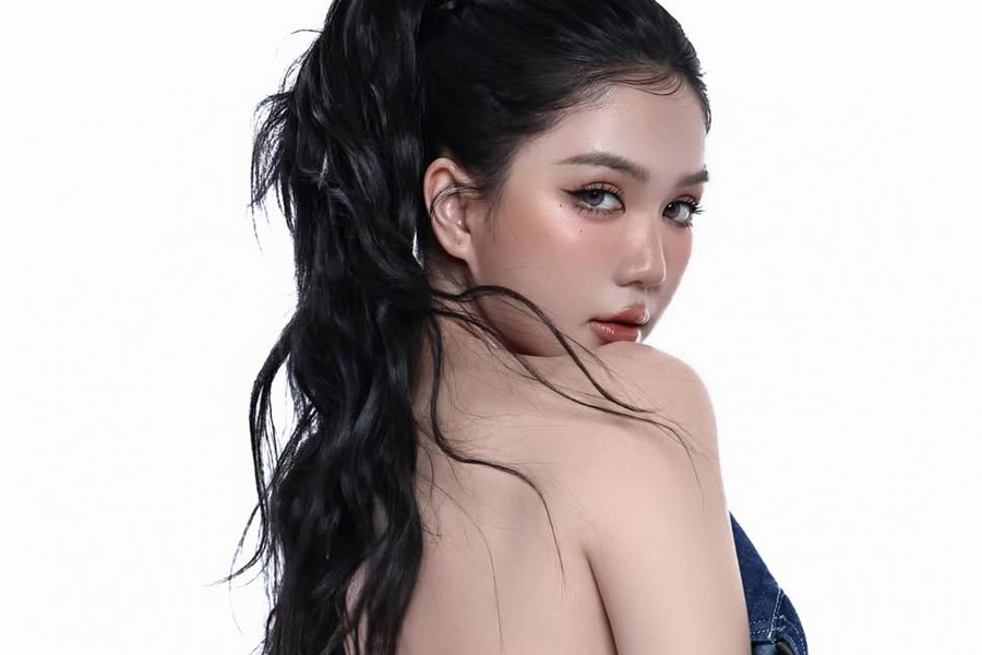 Ngọc Trinh gây chú ý khi trở lại với phong cách gợi cảm