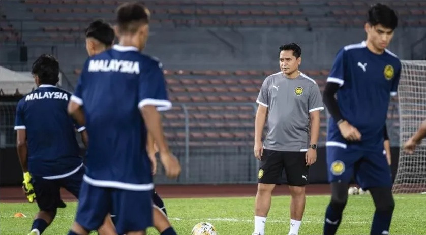 HLV U-22 Malaysia than phiền FAM trước SEA Games 33
