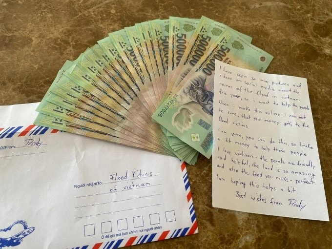 Hạ Long: 10 triệu đồng của du khách Đức gửi vùng lũ