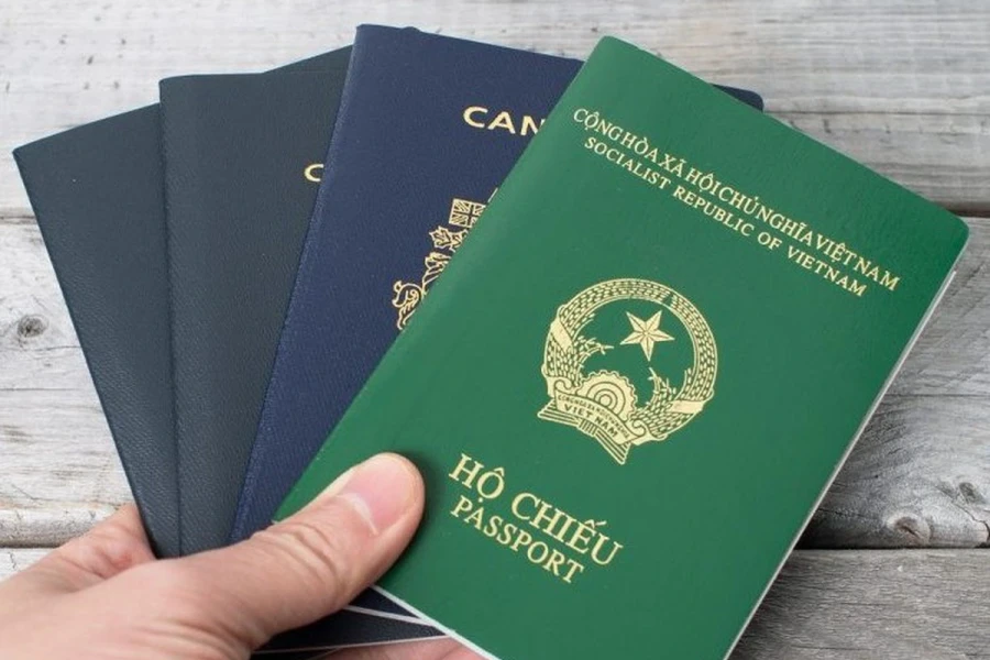 Thôi quốc tịch Việt Nam, hộ chiếu còn dùng được không?