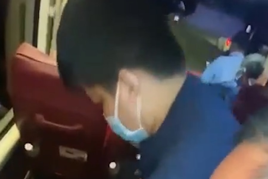 Nghẹt thở 45 giây giành sự sống cho nam thanh niên bị ngưng tim trên xe khách