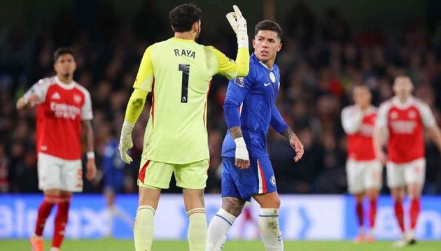 Chelsea kiên cường, Arsenal hụt hơi ở derby London