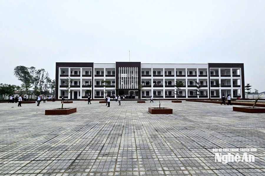 Ngôi trường 'bỏ không' ở Nghi Ân đã đón học sinh đến lớp