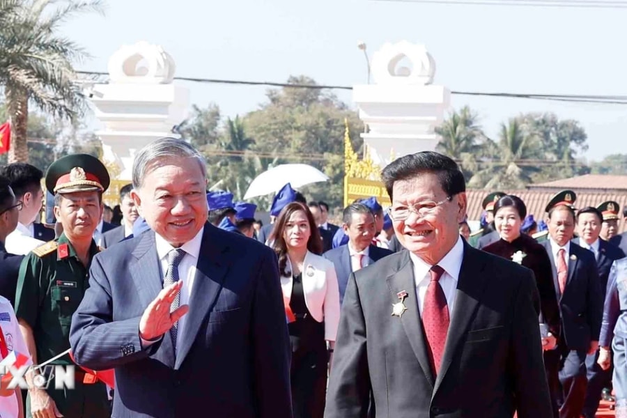 Tổng Bí thư dự Lễ khánh thành Công viên Hữu nghị Lào-Việt Nam ở Vientiane