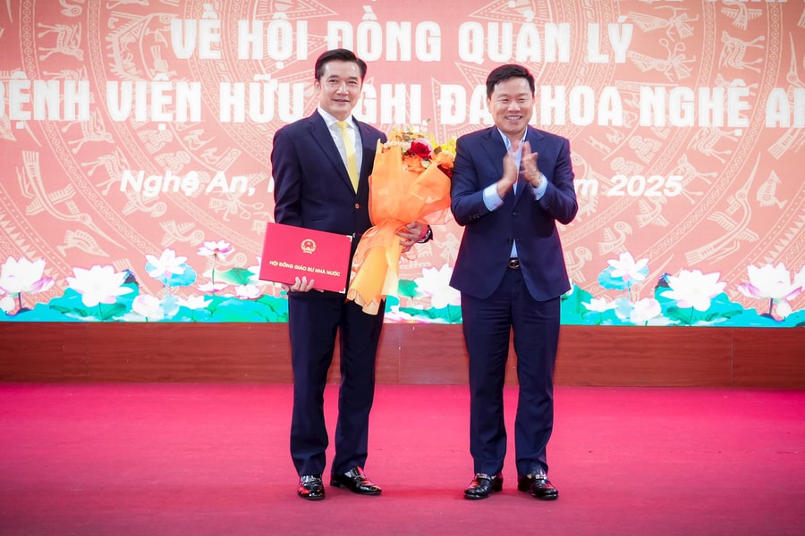 Bệnh viện Hữu nghị Đa khoa Nghệ An vinh danh Tiến sĩ, Bác sĩ Quế Anh Trâm đạt chức danh Phó Giáo sư