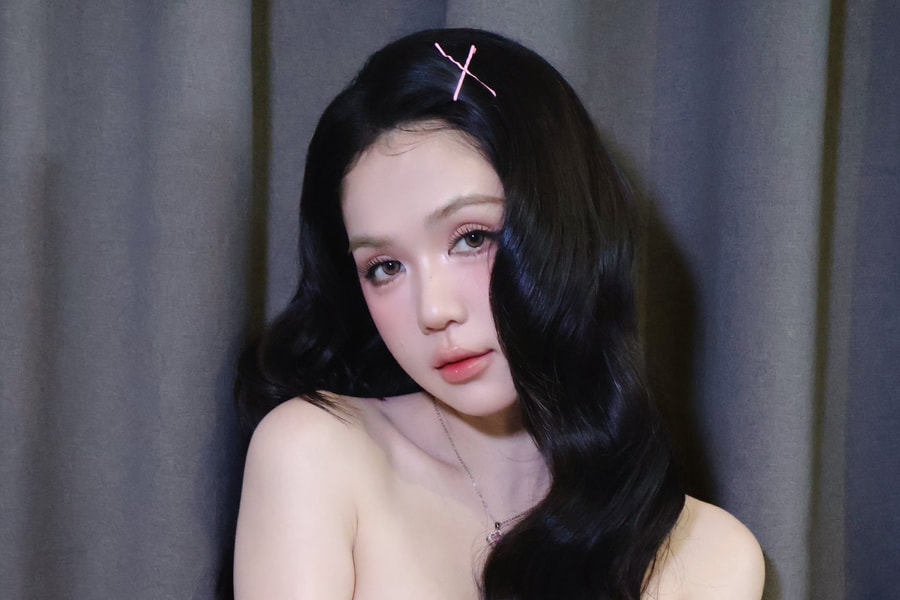 Á hậu Ngọc Thảo gây ấn tượng với làn da nổi bật tại show diễn