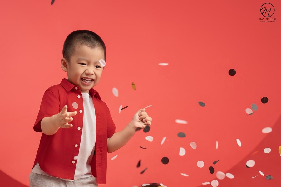 Trần Hiền hé lộ ảnh sinh con trai thứ hai sau một năm giữ kín