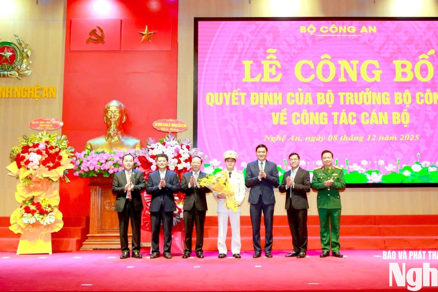 Công bố quyết định bổ nhiệm Phó Giám đốc Công an Nghệ An