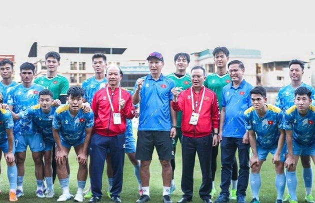 Nữ Việt Nam thắng 7-0; U-22 nhận tiếp lửa trước Malaysia