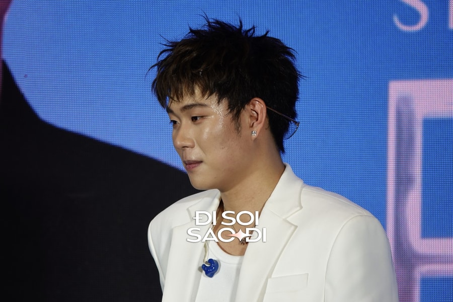 Dương Domic lần đầu lộ diện giữa tin đồn hẹn hò Linh Ka