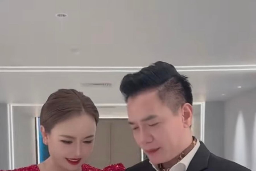 Hoàng Yến đăng ảnh đeo nhẫn, úp mở về hôn nhân lần 5